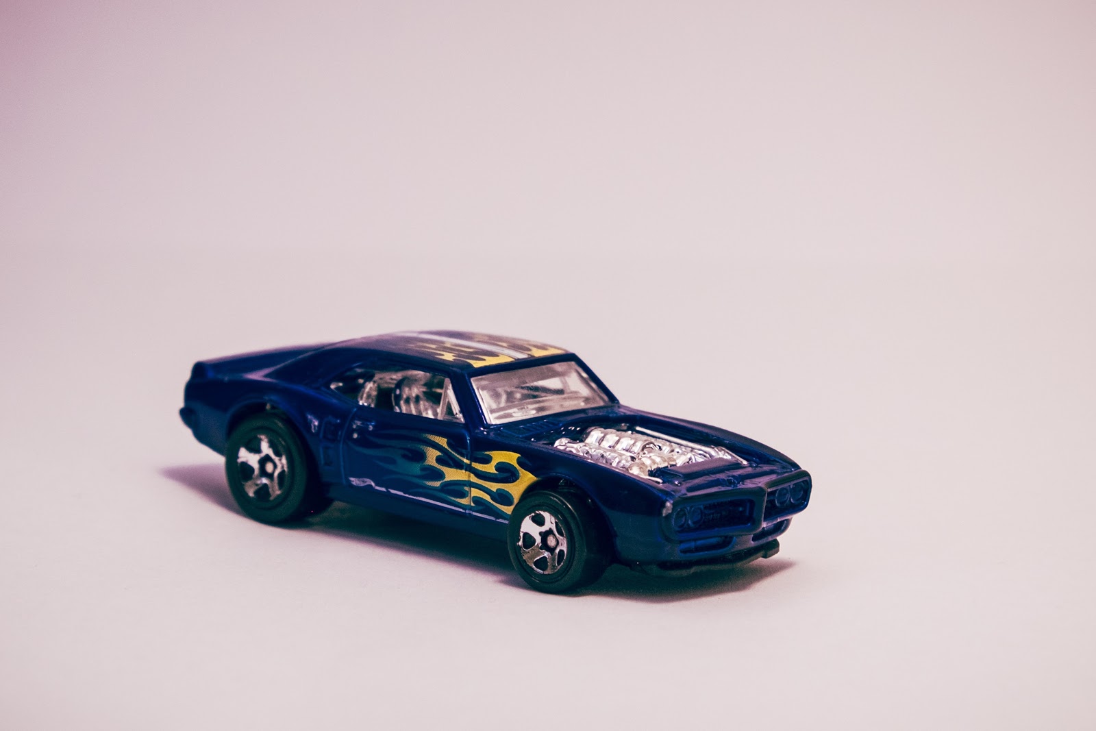 Toy muscle car